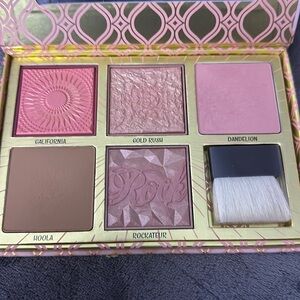 Benefit Blush Bar